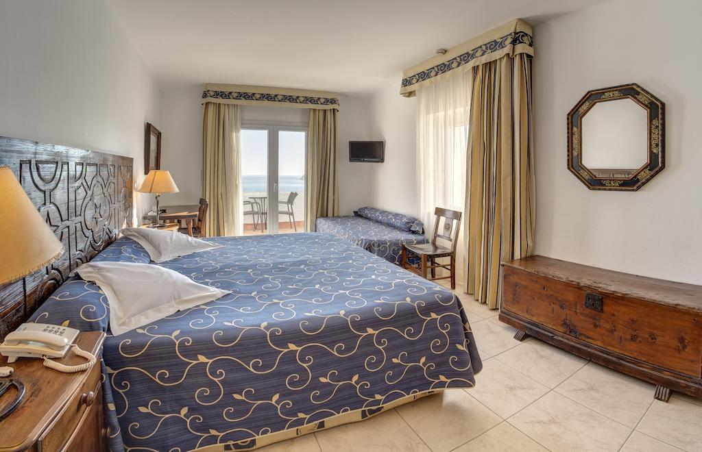 Hotel Rocamar Cadaques Phòng bức ảnh